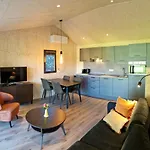 Chalet De Scherpenweide, Compleet Landelijk Gelegen Met Jacuzzi Leur