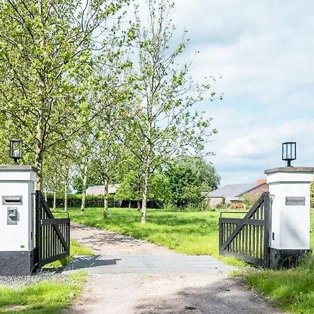 Alpesi faház De Scherpenweide, Compleet Landelijk Gelegen Met Jacuzzi *